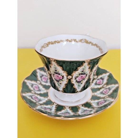 Royal Albert Bone China Cup & Saucer Royal Series "Buckingham" 1970's - Picture 3 of 13